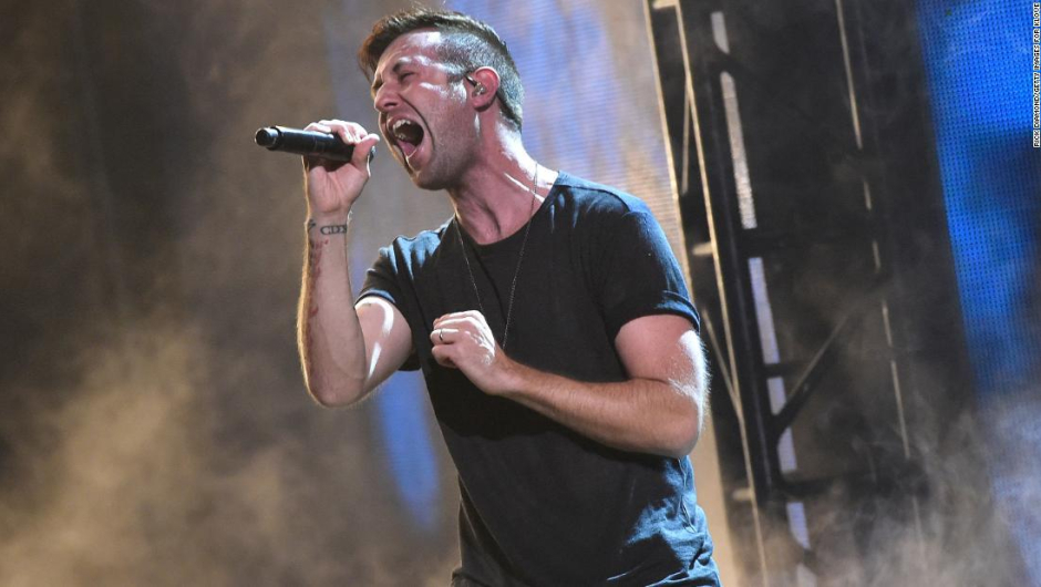 El líder de una banda de rock cristiano confesó que no cree más en Dios