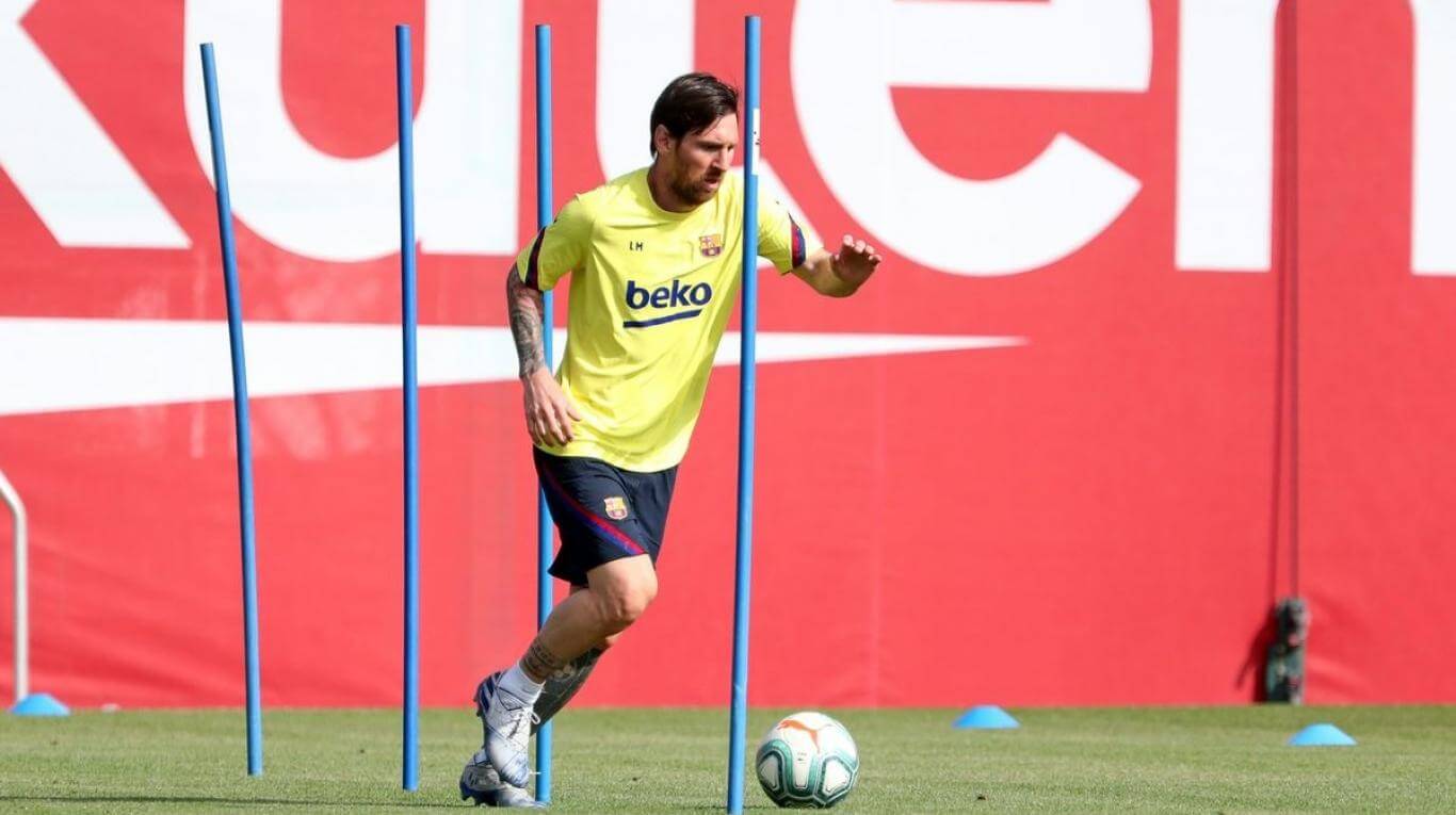 Lionel Messi volvió a entrenarse en el Barcelona después de dos meses y bajo un estricto protocolo