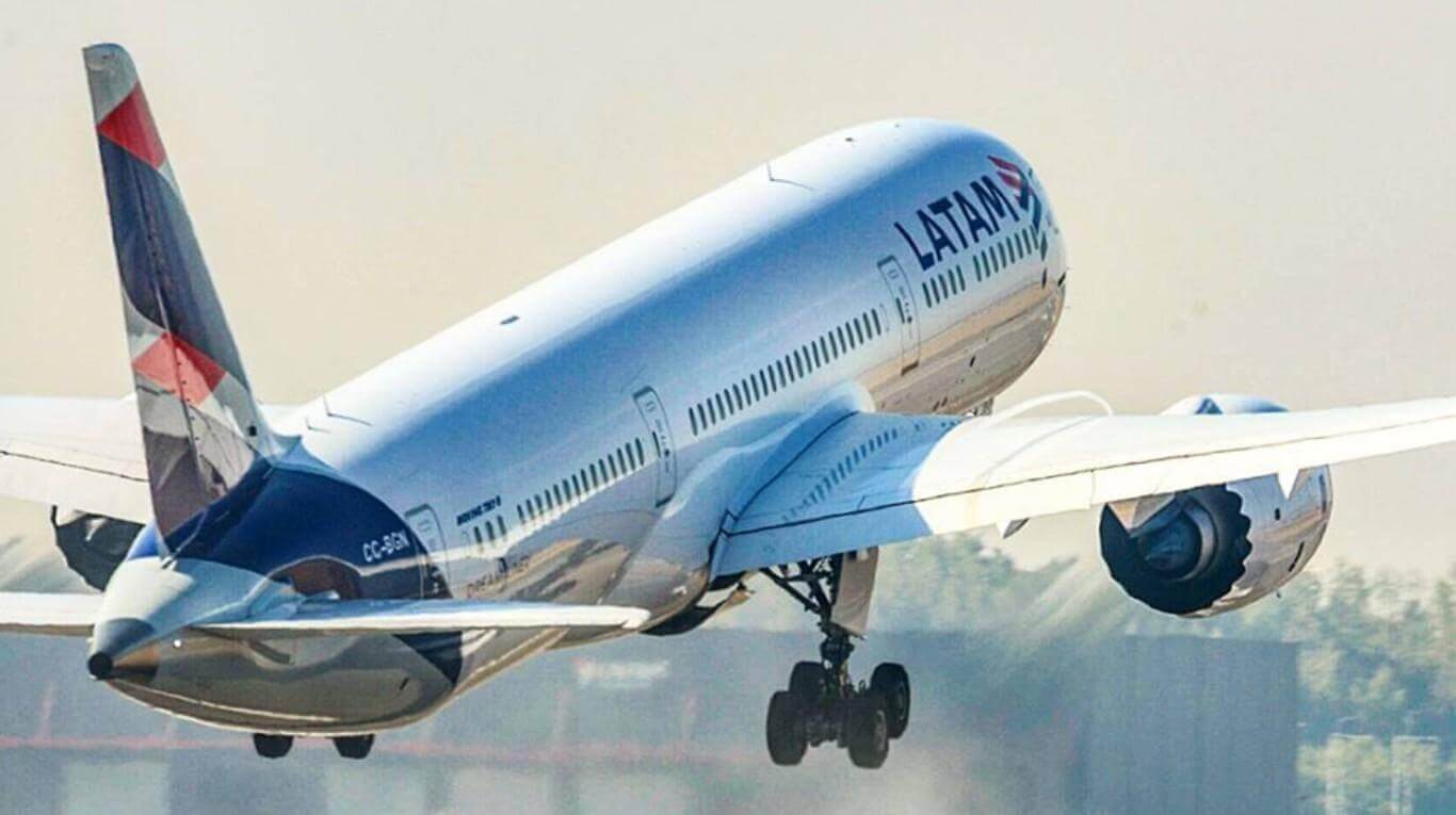 Latam: el Gobierno "busca un camino" para que la empresa siga operando en la Argentina