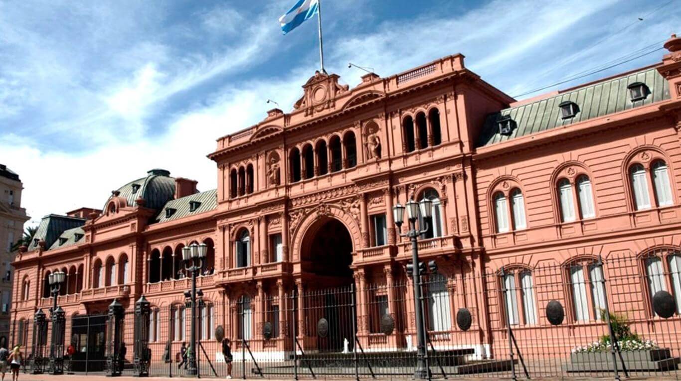El Gobierno pagará en cuotas el aguinaldo de una parte de los estatales