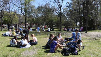 Fernán Quirós prevé “mucha gente en espacios públicos” por el Día de la Primavera: los consejos para