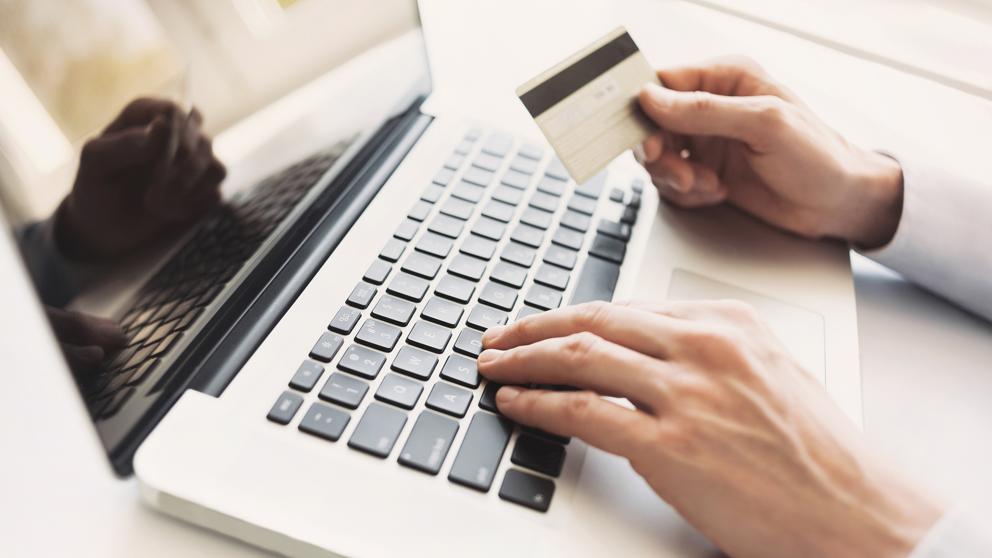 Estafas online: compró un iPhone y recibió un jugo de frutas