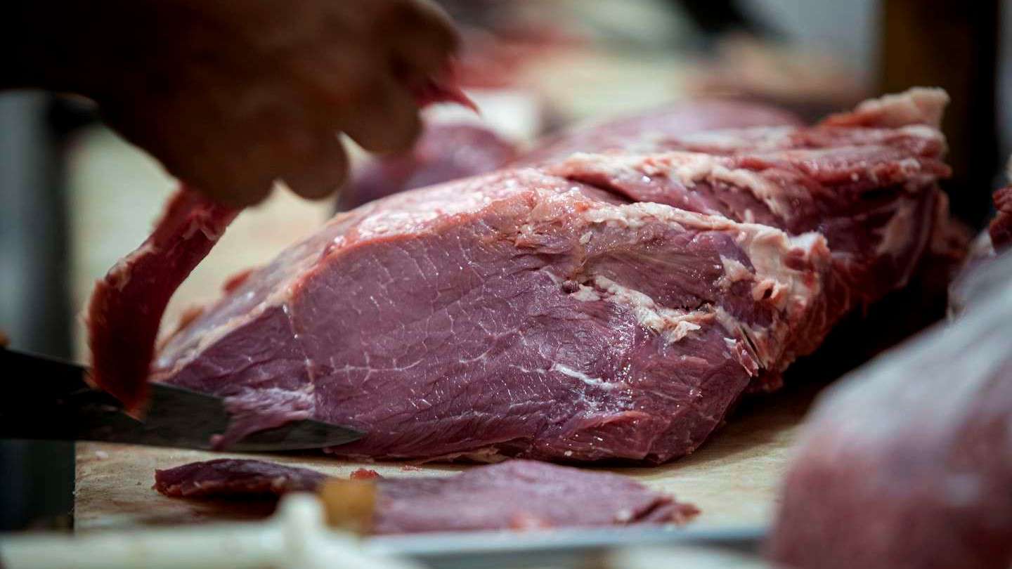 Cepo a la carne: si bien bajaron los precios, los especialistas dieron advertencias