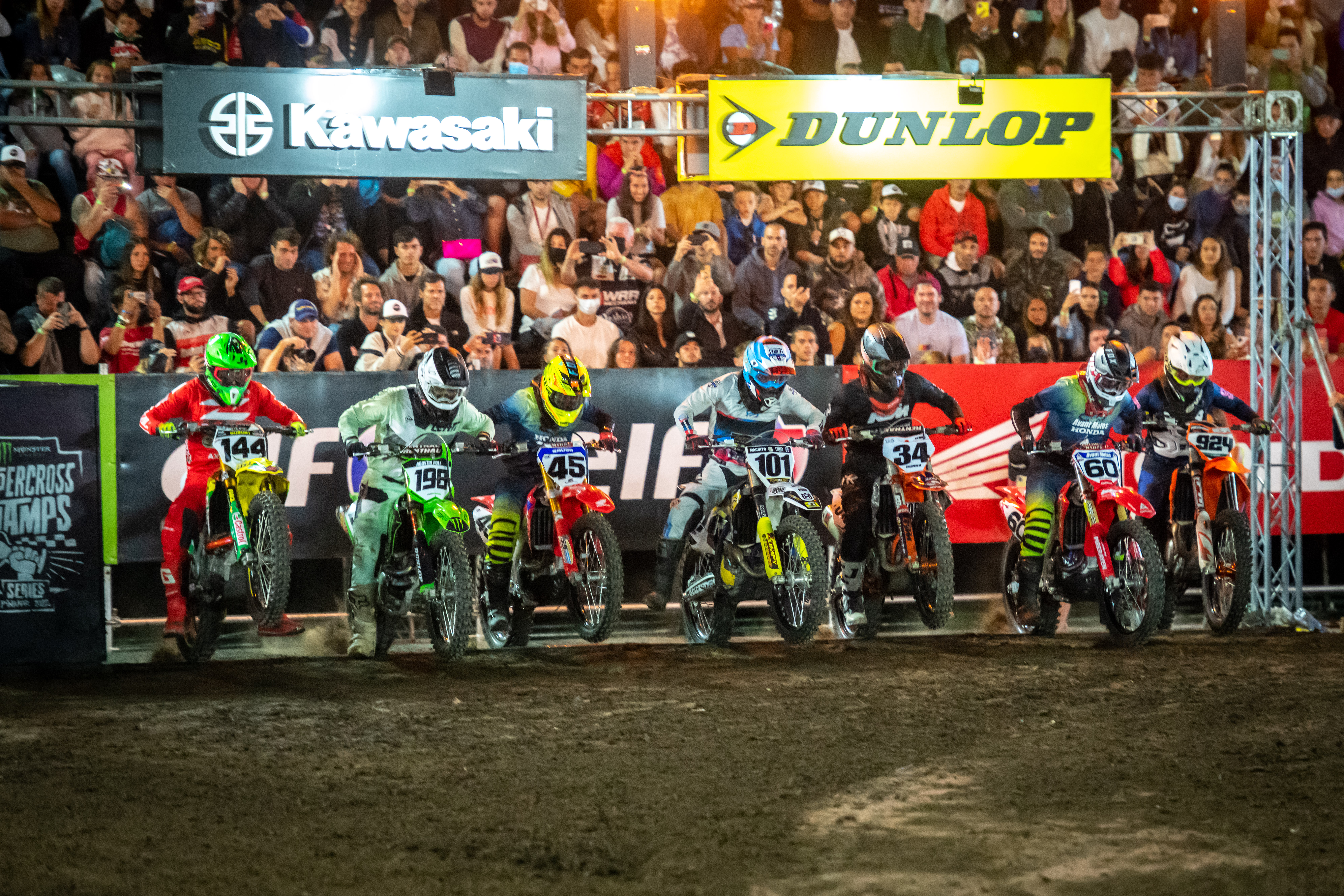 El SuperCross Champ Series marcó una temporada llena de energía de la mano de AXION energy y Castrol