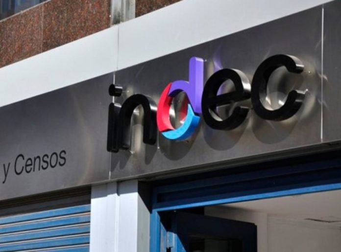 El índice de pobreza retrocedió al 37,3% en el segundo semestre de 2021