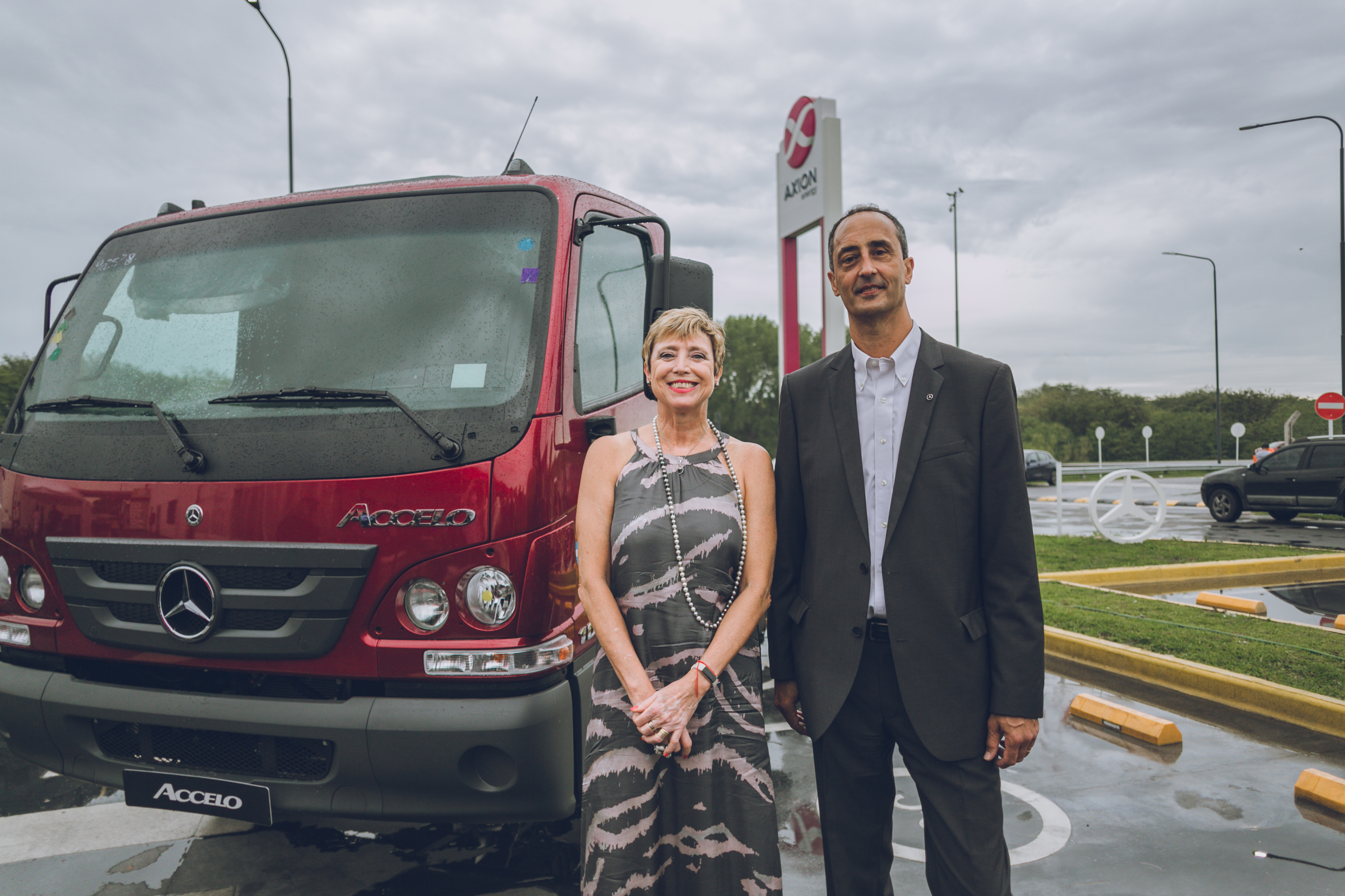 AXION energy se unió a Mercedes-Benz Camiones y Buses,