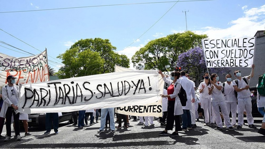 Médicos y enfermeros iniciaron un paro de actividades por 36 horas