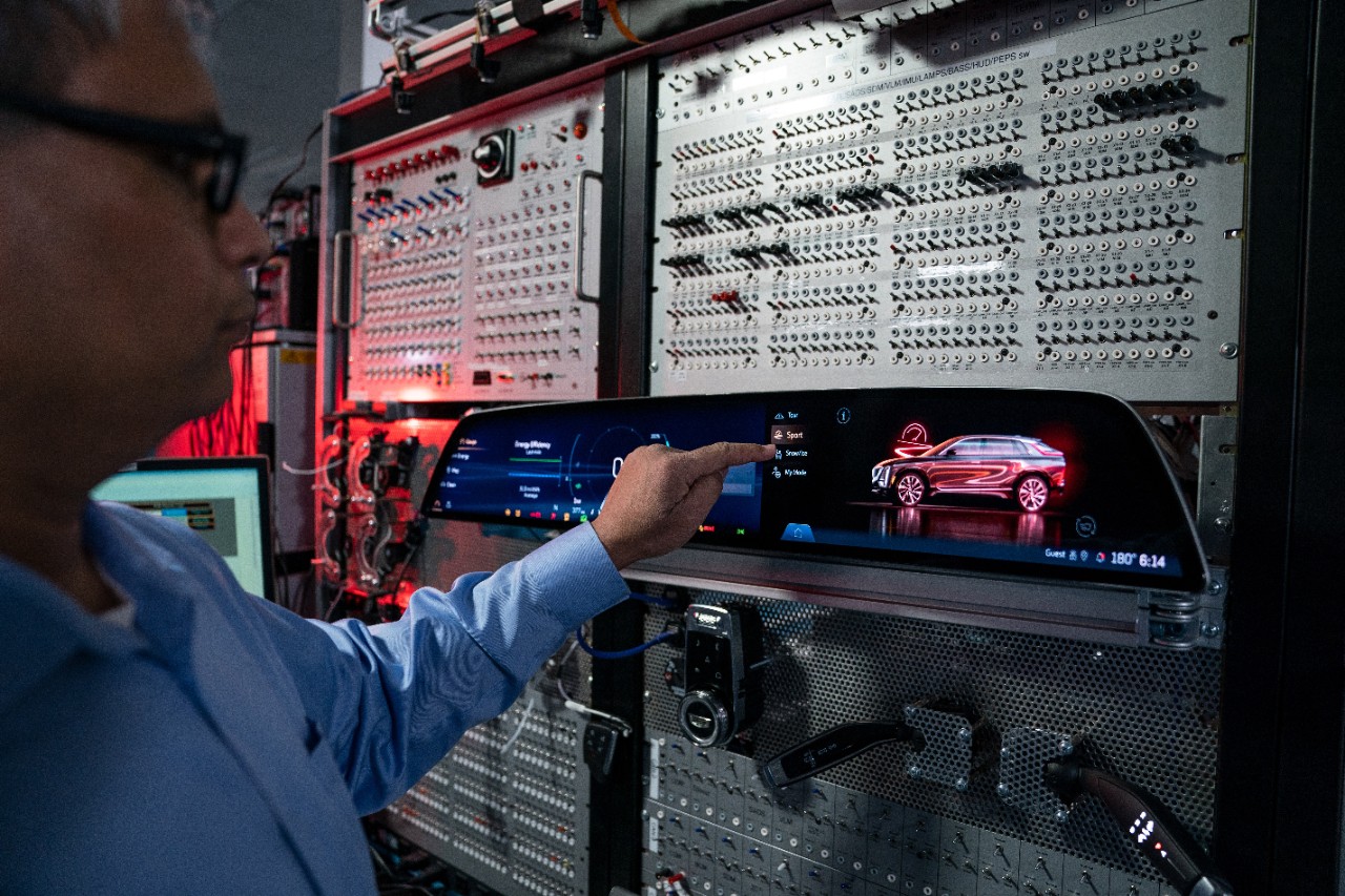 General Motors y Red Hat colaborarán para contribuir al avance de los autos definidos por software
