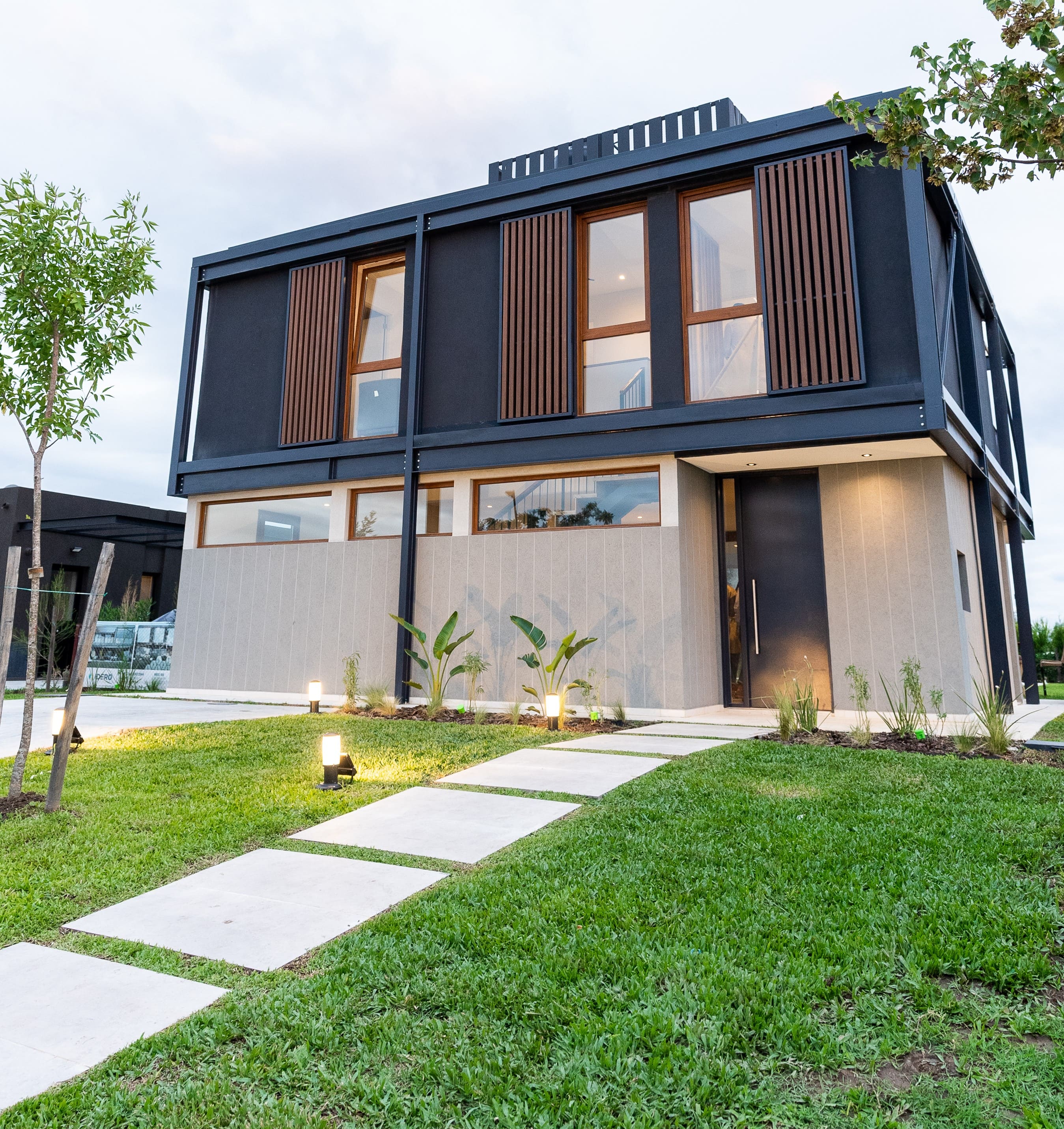 IDERO inauguró el primer showroom Casa MIES 211