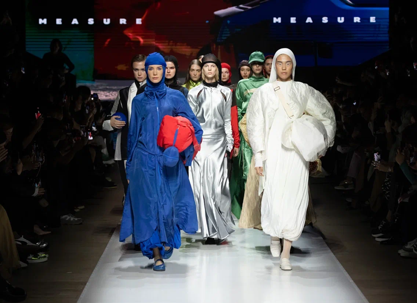 Moscow Fashion Week arrancó con una muestra mundial de diseño