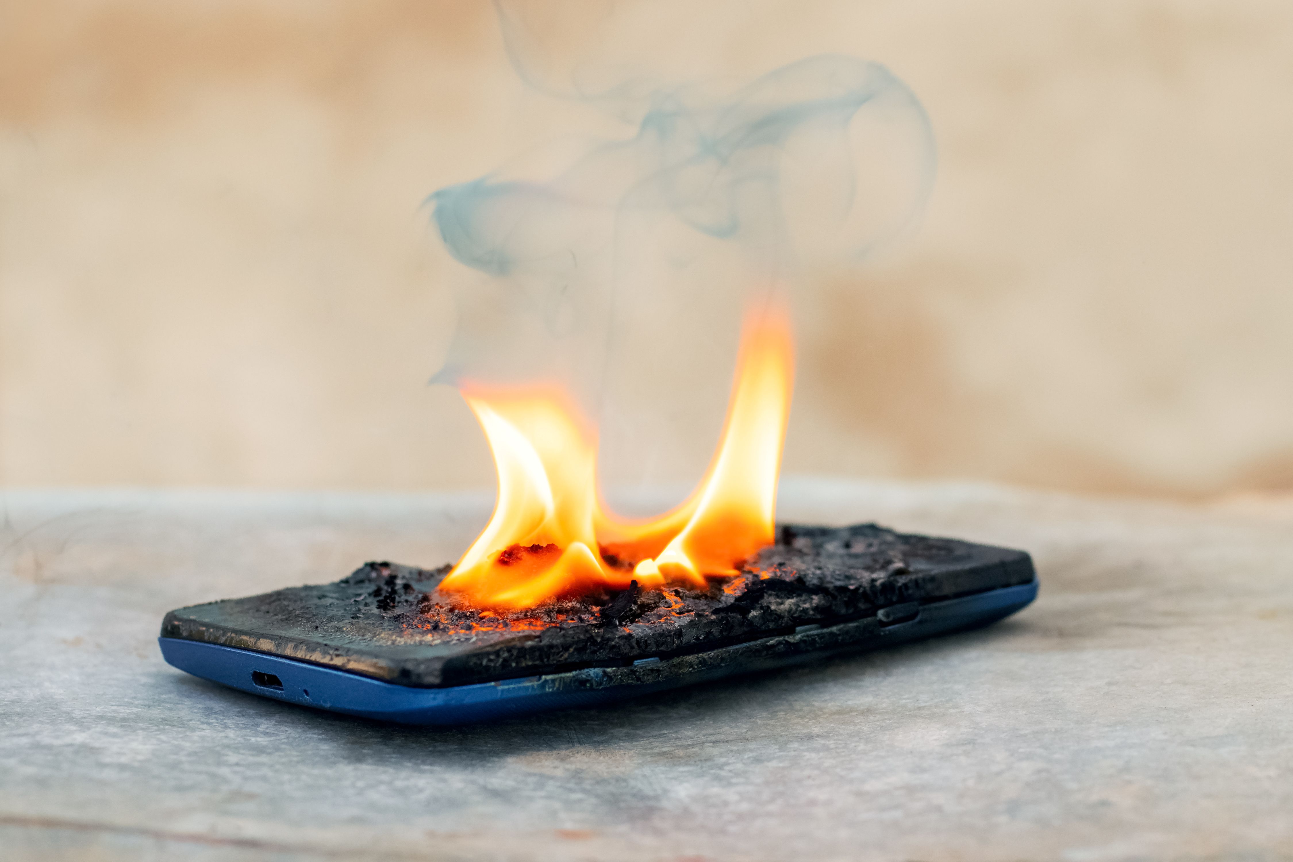 F500: la tecnología que revoluciona la prevención y combate de incendios en baterías de litio y fuegos foresta